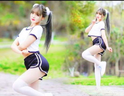 【コスプレ+Wujian+舞见】これは可愛いブルマと体操着のコスプレイヤーお姉さん『Mr.chuを踊ってみた』の画像