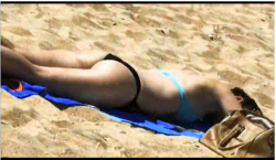 【街撮り盗撮】砂浜で日光浴をしているビキニギャルです『Candid 228』【Nikomaster+水着+ビーチ】の画像