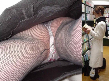 【パンチラ】最高な気分にさせてくれる逆さ撮りパンチラの画像