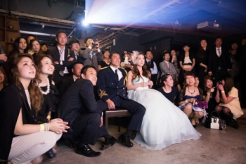 結婚式とか慣れないパーティードレスでパンチラしてる素人を激写の画像