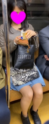 【階段パンチラ】電車内で見つけた綺麗なお姉さんを追跡したら撮影できたTバックパンチラ画像の画像
