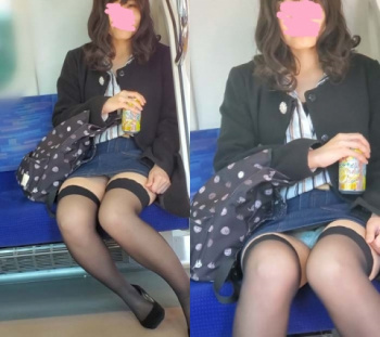 対面のミニスカ女性の▼パンチラが見えてるから撮影したエロ画像の画像