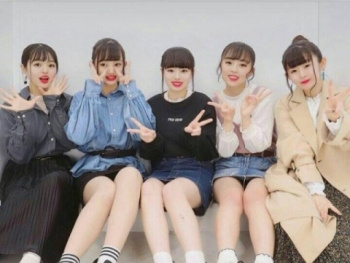 パンチラしている素人女子が超激シコｗの画像