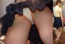 【逆さ撮り】ミニスカさんのスカートの中身が気になって撮影した逆さ撮りパンチラ画像の画像