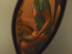 【無修正・盗撮】トイレでこっそりスマホ見ながらオナニーして痙攣絶頂してる彼女を小窓から彼氏が隠し撮りの画像