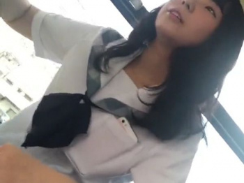 【HD隠撮動画】めちゃ可愛い！天真爛漫な制服女子校生のパンチラを入念に盗撮した！