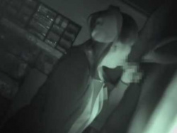 赤外線盗撮！深夜の病院でチ〇ポを握らせる患者を仕方なくフェラ抜きする看護婦の画像