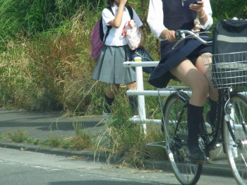 人気 自転車 スカート 盗撮