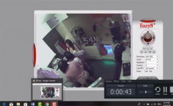 【監視カメラハッキング動画】女の子が共同生活を送る部屋の様子をこっそり覗き見の画像