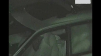 暗がりに停めた車内で乳繰り合うカップル、脱がしクンニしハメるカーセックス盗撮の画像
