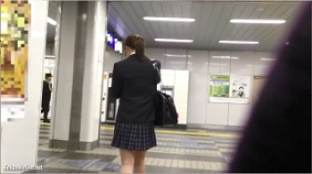 【盗撮痴漢】ゆず故障 【電車痴漢】顔出し制服JK★神レベル美少女★食い込み白Tバック★禁断のタンポン引っこ抜き★便乗痴漢1名ありの画像