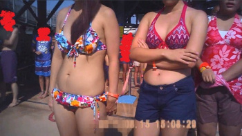 夏娘11 プールの監視員が盗撮したビキニ娘たち【水着盗撮】の画像
