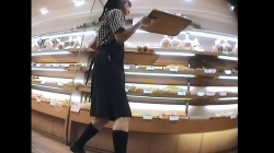 [Mr.研修生動画] 11 パン屋店員さん01 白P＜パンチラ盗撮＞の画像
