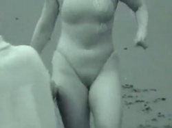 競泳水着姿の美人ライフセーバーのムッチリボディを赤外線隠し撮りの画像