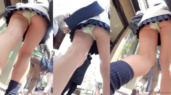 【upskirt713逆さ撮りJK】プリプリのお尻に羽がはみ出すイエローグリーンのカワイイPがエロいミニスカJKの画像