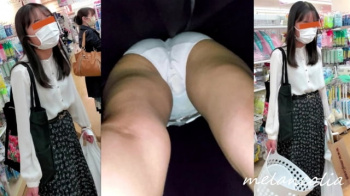 【upskirt1329逆さ撮りお姉さん】白Pを100均で撮られる訝しげな顔で撮影者を睨むキレイなDくらいのお姉さんの画像