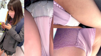 【upskirt1609】バックメッシュの紫Pを接写されふっくらおマ●コを晒してしまう美人なJKの画像