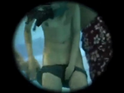 プールの中でビキニ脱がされてめちゃくちゃに痴漢されてる水着ギャルがいるんだがｗｗｗ（動画あり）の画像