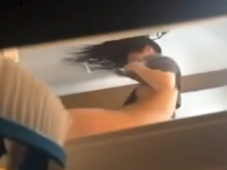 【盗撮動画】窓の隙間から素人女子の全裸がっつり！この民家盗撮動画って”ガチでやばかった”よな・・・の画像
