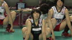 【女子バレー盗撮動画】全日本女子選手のウォーミングアップを観客席から隠し撮り…ユニフォームの食い込みに注目ｗｗｗの画像