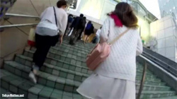 【人妻パンチラ盗撮動画】清楚そうな奥さんがせブラ柄のTバックを穿いていてギャップに興奮しました！の画像