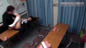 【JCセックス盗撮動画】学習塾講師がタイプの教え子をクロロホルムで眠らせたら性交に及ぶ！の画像