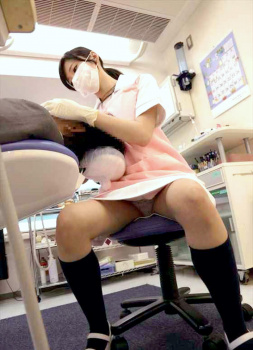歯科衛生士や歯科助手のパンチラ率が高いという噂を検証の画像