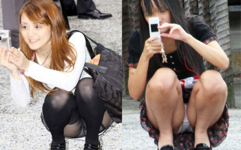 カメラ女子が撮影中に逆盗撮されてパンツ丸見え街撮り画像の画像