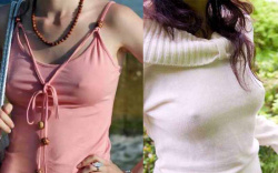 着衣の胸ポチが刺激的なエロ女子の街撮り画像の画像