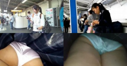 【パンチラ盗撮】通学中の真面目そうなJKちゃん達を下からムレムレパンティ盗撮しちゃってますの画像