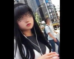 街で見かけた美少女のプリケツピンクPを逆さ撮りの画像