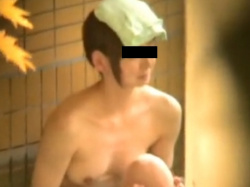 《風呂動画》社内で一番人気な超可愛いOLさんを隠し撮り盗撮の画像