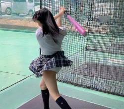 バッティングセンターで撮影された野球好きの女の子で抜こうの画像