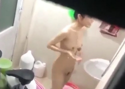 《盗撮動画》近所に住むJ●の入浴中の全裸撮影に成功したから期間限定で公開することにするｗの画像