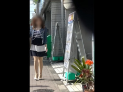 《盗撮動画》高性能な4Kカメラで鮮明に撮影された美人JDのパンチラが完全にレベチｗの画像