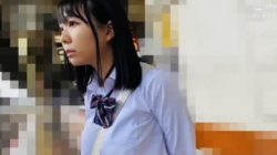 【盗撮】大人顔負けのものすごい大きさパイパイを備える制服女子…正統派の超絶美少女もオマンコ触るとエッチな汁を垂らすの画像