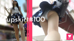 【upskirt#100】プリケツミニスカお姉さんのサテン白Pを逆さ撮りの画像