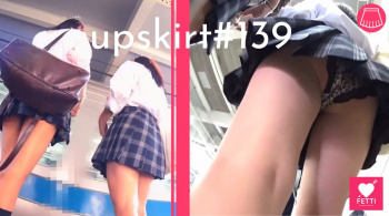 【upskirt#139】最近ブーム再燃中らしいルーズソックスを履いたJK2人の大人っぽい黒Pと見せ黒Pの画像