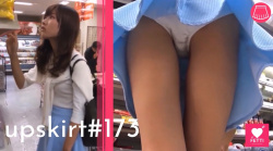 【upskirt#173】アイドル級ミニスカ美女のサテン純白Pを逆さ撮りの画像