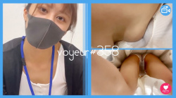 【voyeur#358】幼教教室でのお姉さんのシースルーエロP逆さ撮りと胸チラの画像