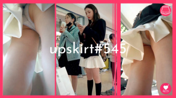 【upskirt#545】台湾美女の水玉P逆さ撮りと長い美脚の画像