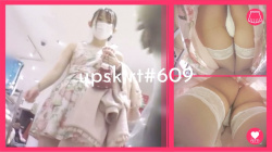 【upskirt#609】フリフリワンピに白ニーソのエッチな女の子の純白Pの画像