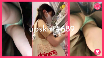 【upskirt#689】清楚系美人の薄緑P逆さ撮り盗撮の画像