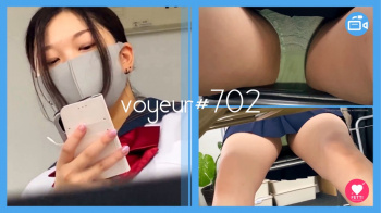 【voyeur#702】勉強中の可愛いJKの薄黄色Pを机の下から盗撮の画像