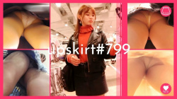 【upskirt#799】ショッピング中の無防備な女の子4人を逆さ撮りの画像