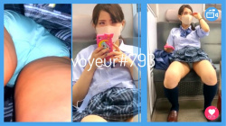 【voyeur#793】電車内でやわらかそうな太ももがエッチなJKの水色Pが拝める対面盗撮動画の画像