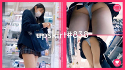 【upskirt#838】動画内キャプ黒髪セミロング美少女JKのプリケツとサテン水色P逆さ撮りの画像