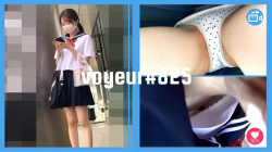 【voyeur#825】アイドル級貧乳美少女JKの水玉P逆さ撮りと胸チラの画像