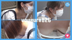 【voyeur#826】美人お姉さん3人の胸チラ盗撮動画の画像