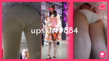 【upskirt#884】サブカルイベントで台湾コスプレ美少女3人の逆さ撮りの画像